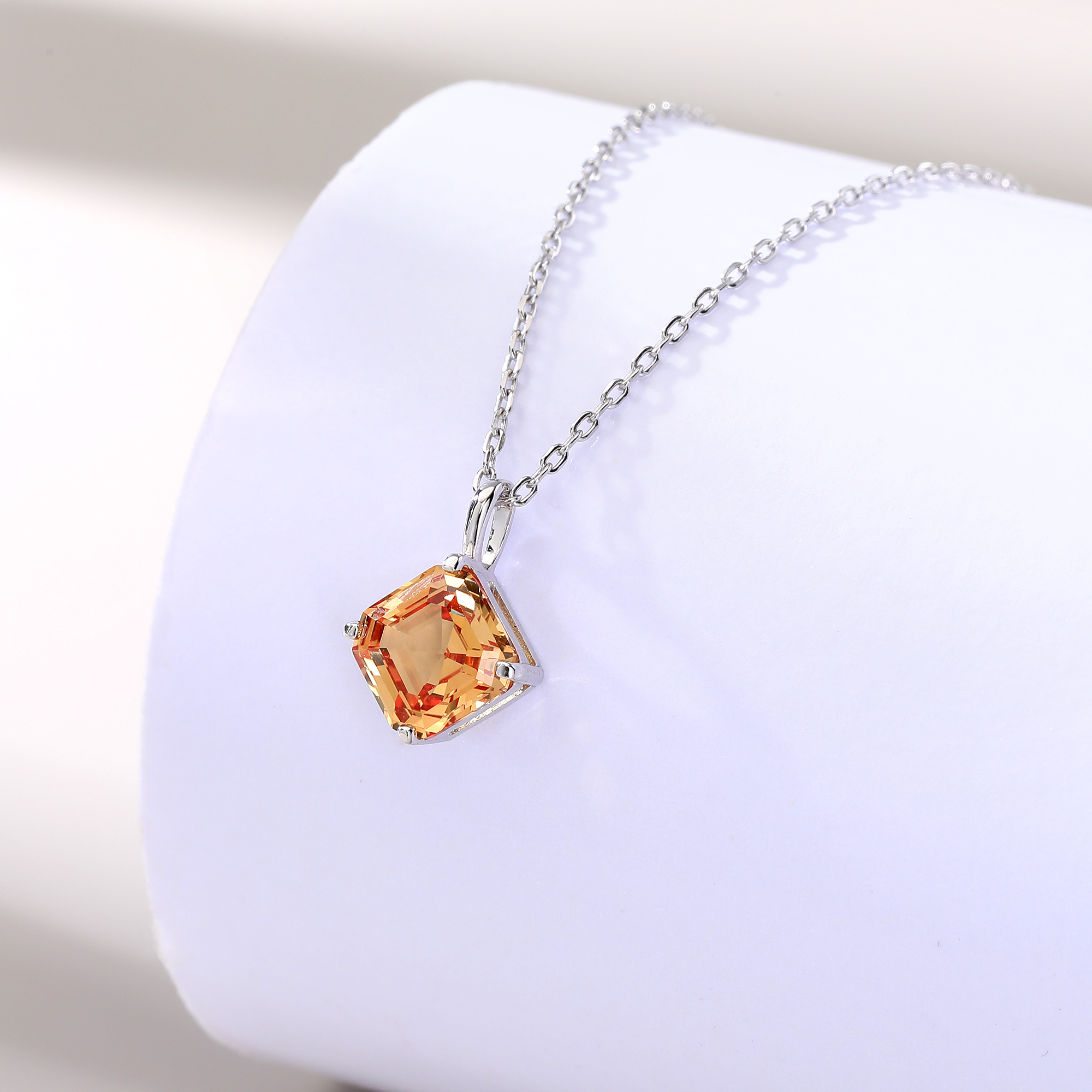 Bezel-Set Diamond-Shaped Small - Bezels Set Pendant 리뷰 및 가격